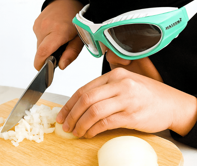 Tear-Free Onion Cutting Goggles